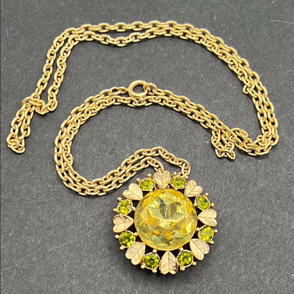 Vintage Avon rhinestone flower necklace